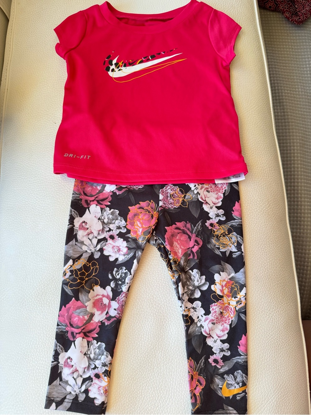 Nike Pink Dri-FIT Tee with Black Floral Leggings 12 mo GUC